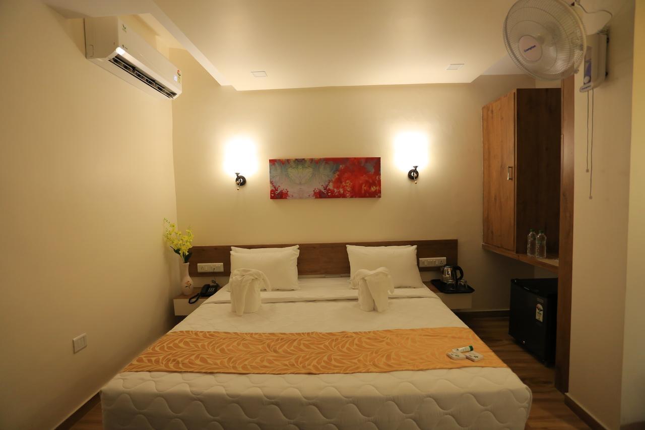 The Grand Raveta Hotel Pātan Екстериор снимка