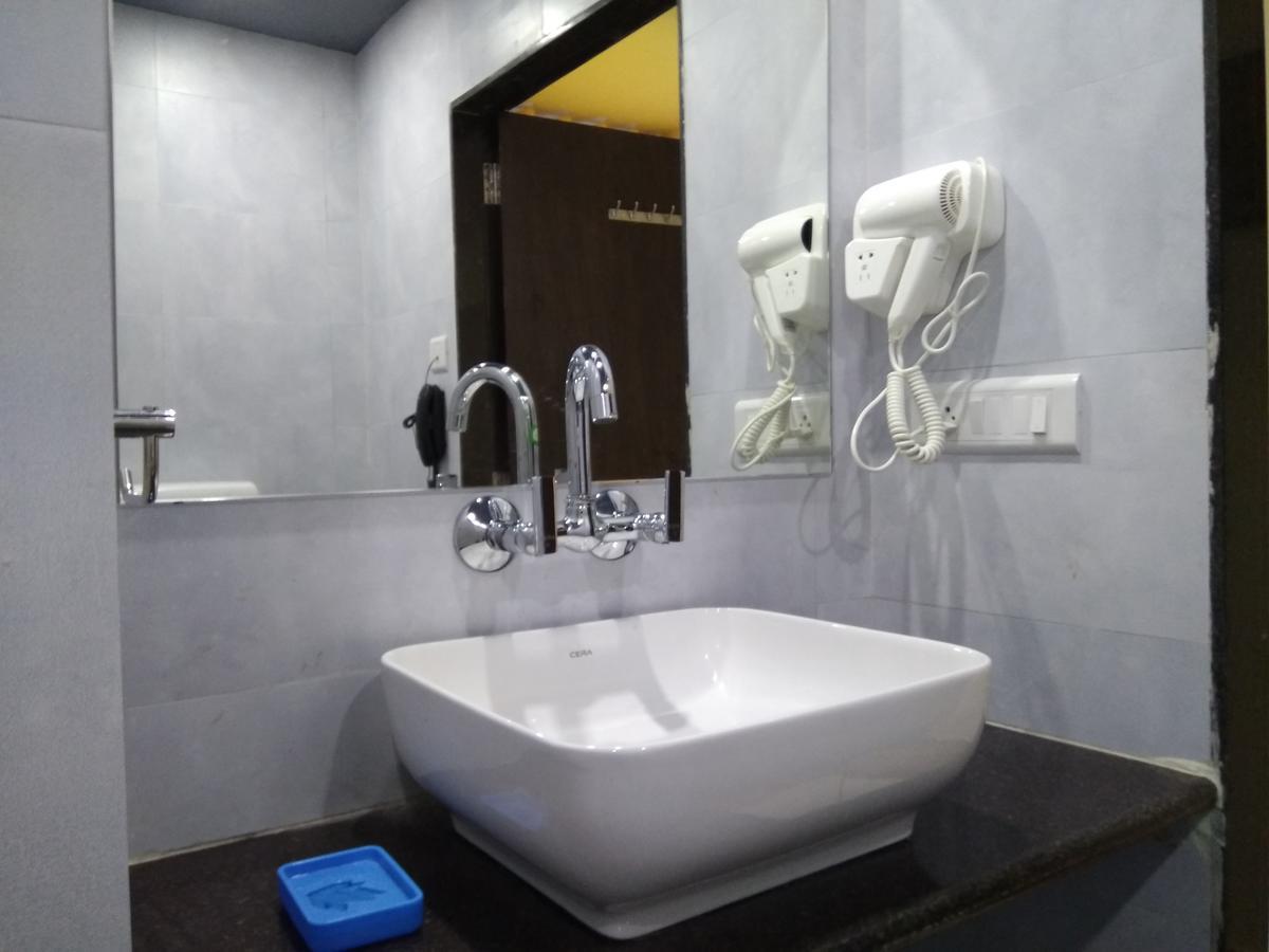 The Grand Raveta Hotel Pātan Екстериор снимка