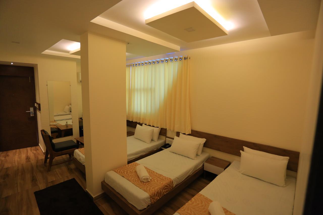 The Grand Raveta Hotel Pātan Екстериор снимка