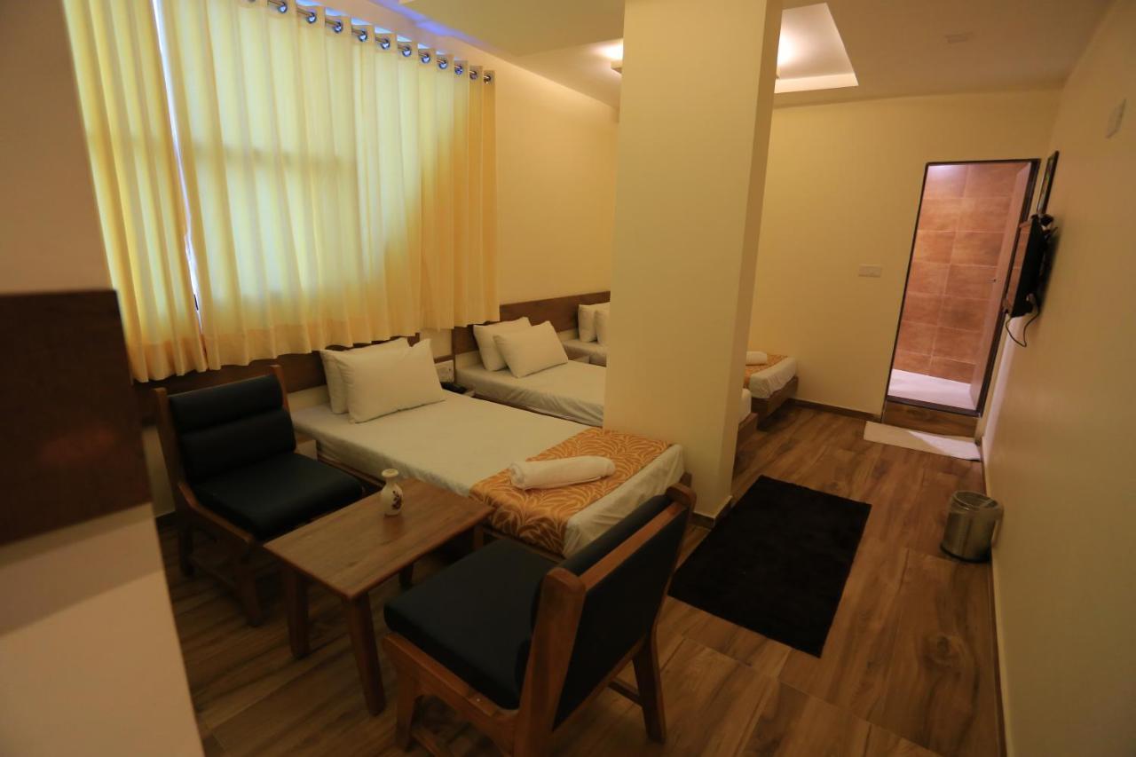 The Grand Raveta Hotel Pātan Екстериор снимка